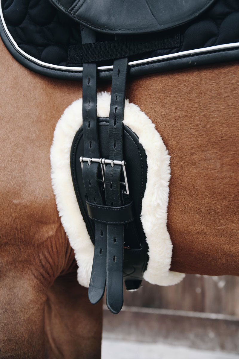 Kentucky Horsewear Sheepskin Anatomic Short Girth Black/Natural