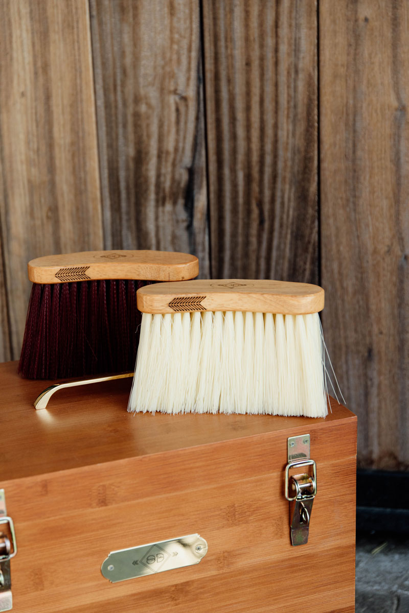 Grooming Deluxe Middle Brush Long