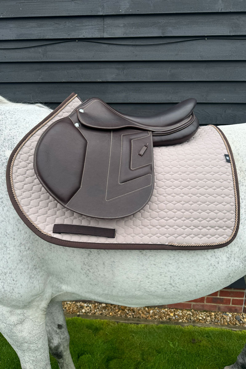 Mattes Jump Saddle Pad with Piping Walnut with Brown Binding & Pigeon Piping