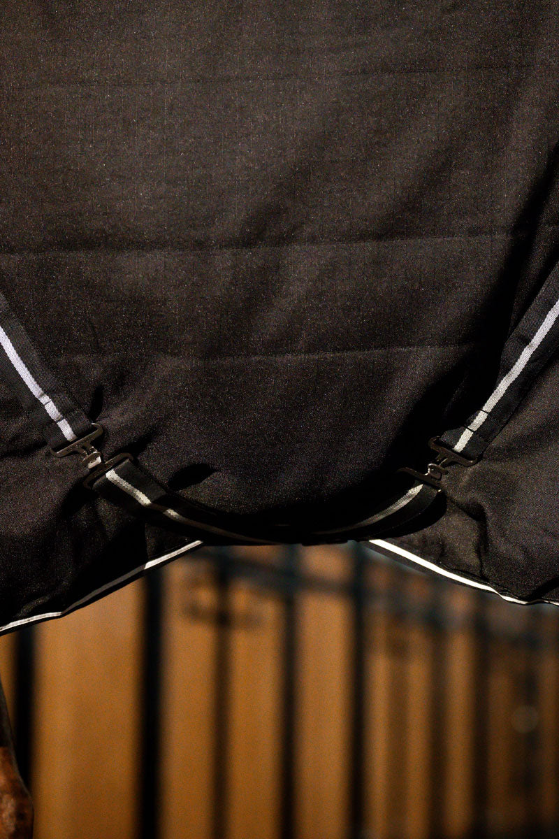 Rambo Stable Rug 100g Black/Black & Silver