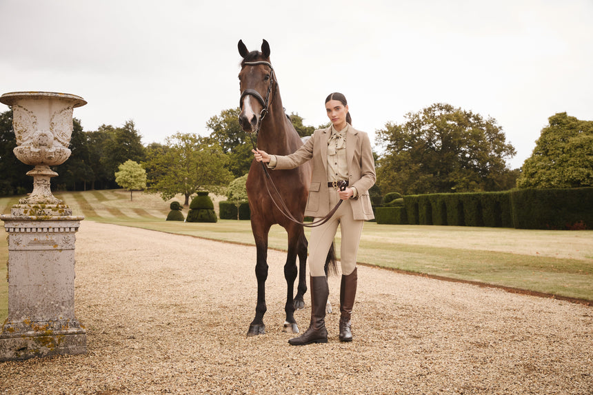 Country Style Meets Function: Autumn Outfits from Stable to Street