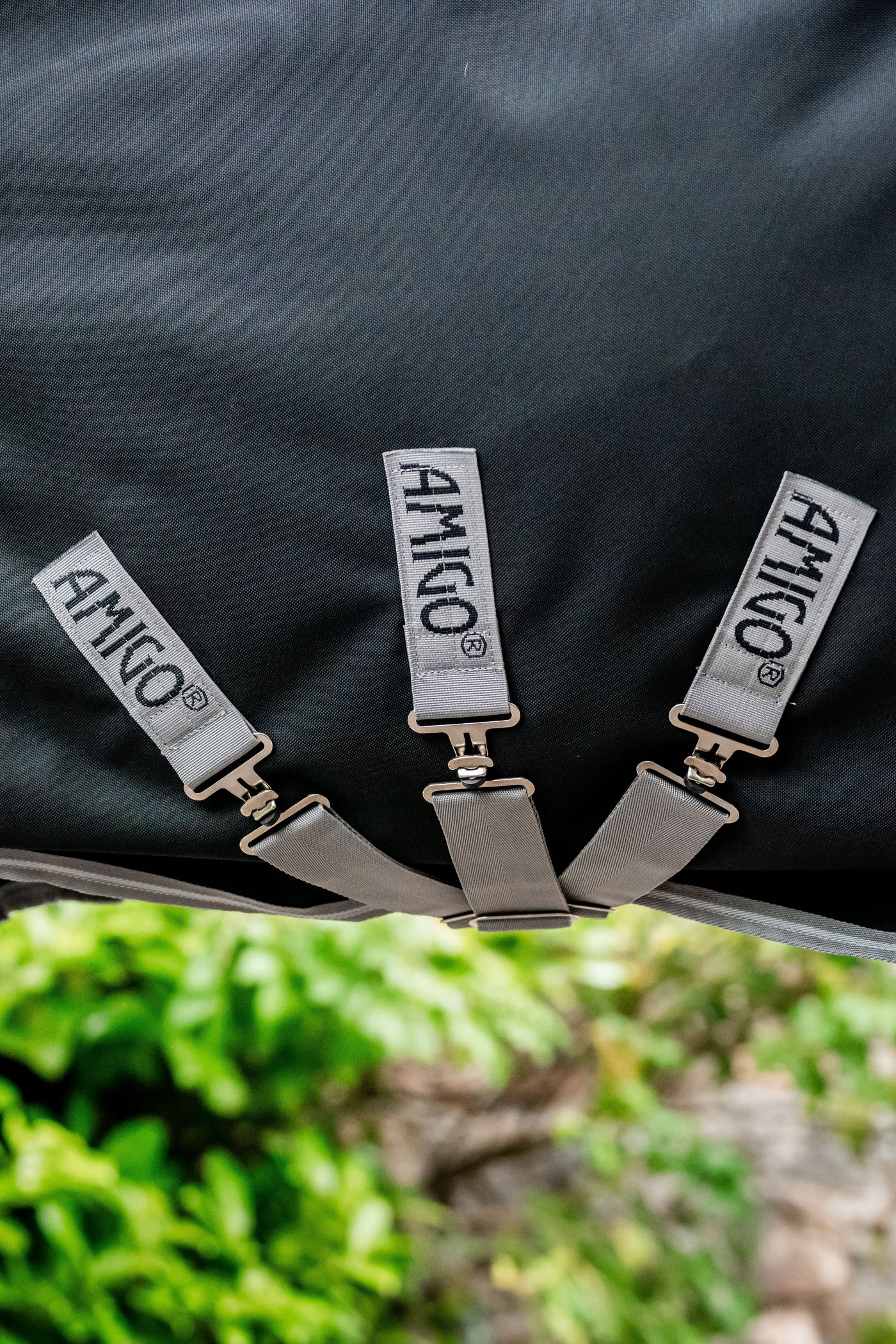 Amigo Bravo 12 Plus Turnout 100g Black/Titanium Grey & Silver 