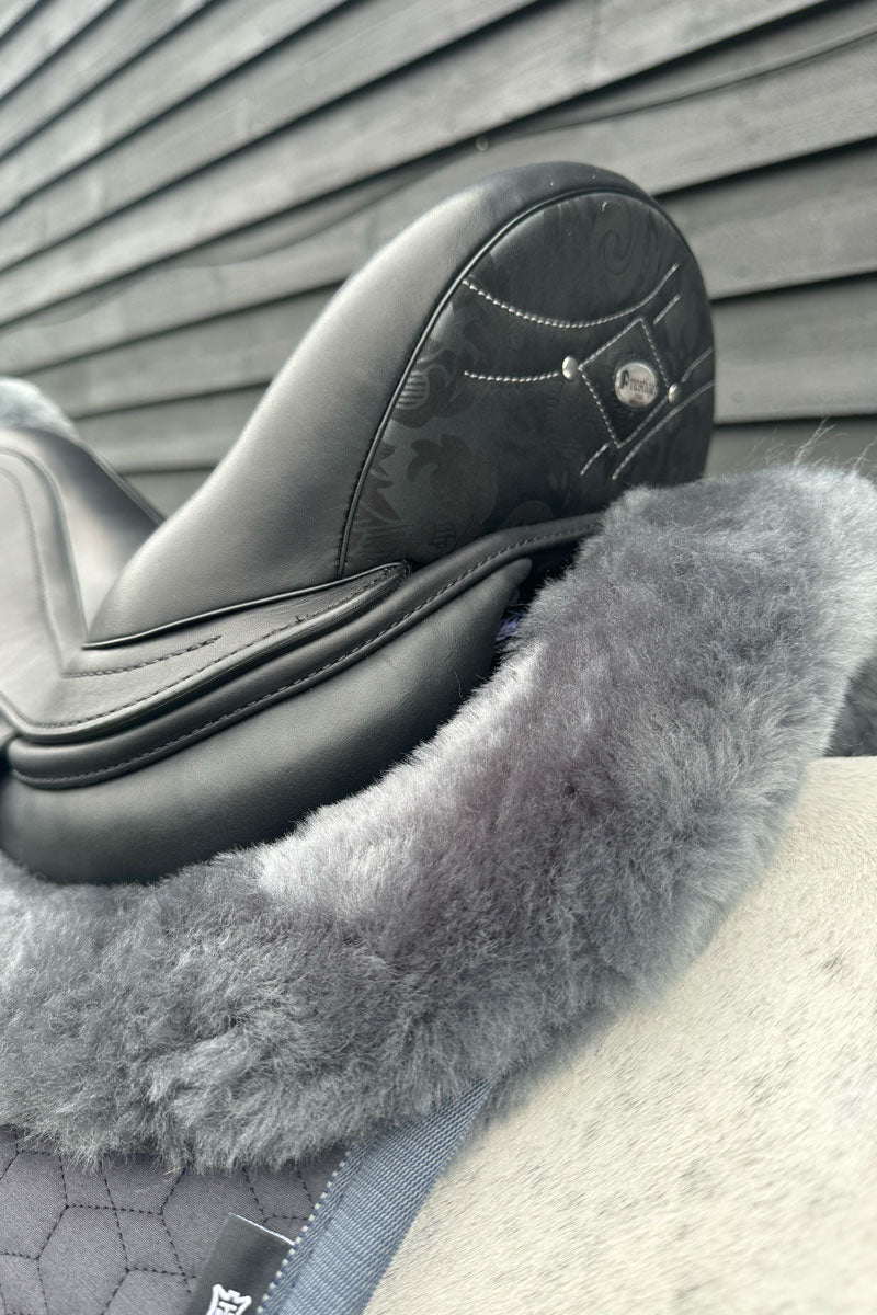 Mattes Dressage Lambskin Saddle Pad Graphite/Dark Grey