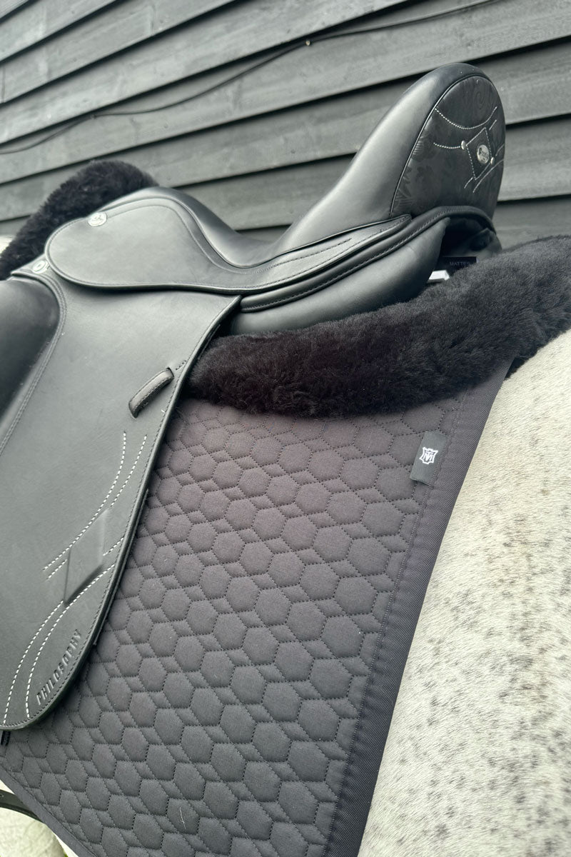 Mattes Dressage Lambskin Saddle Pad Black/Black