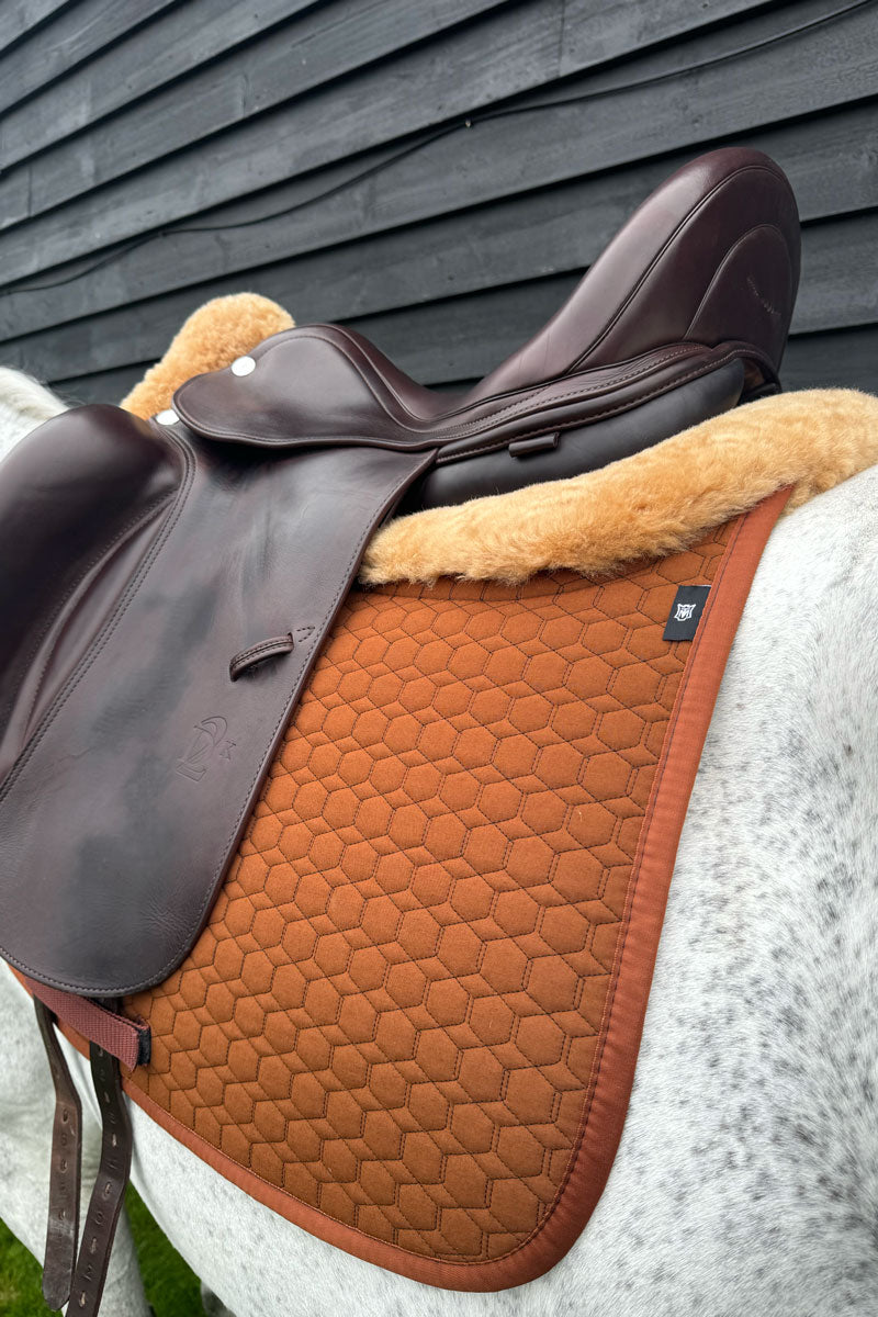 Mattes Dressage Lambskin Saddle Pad Nougat/Honey