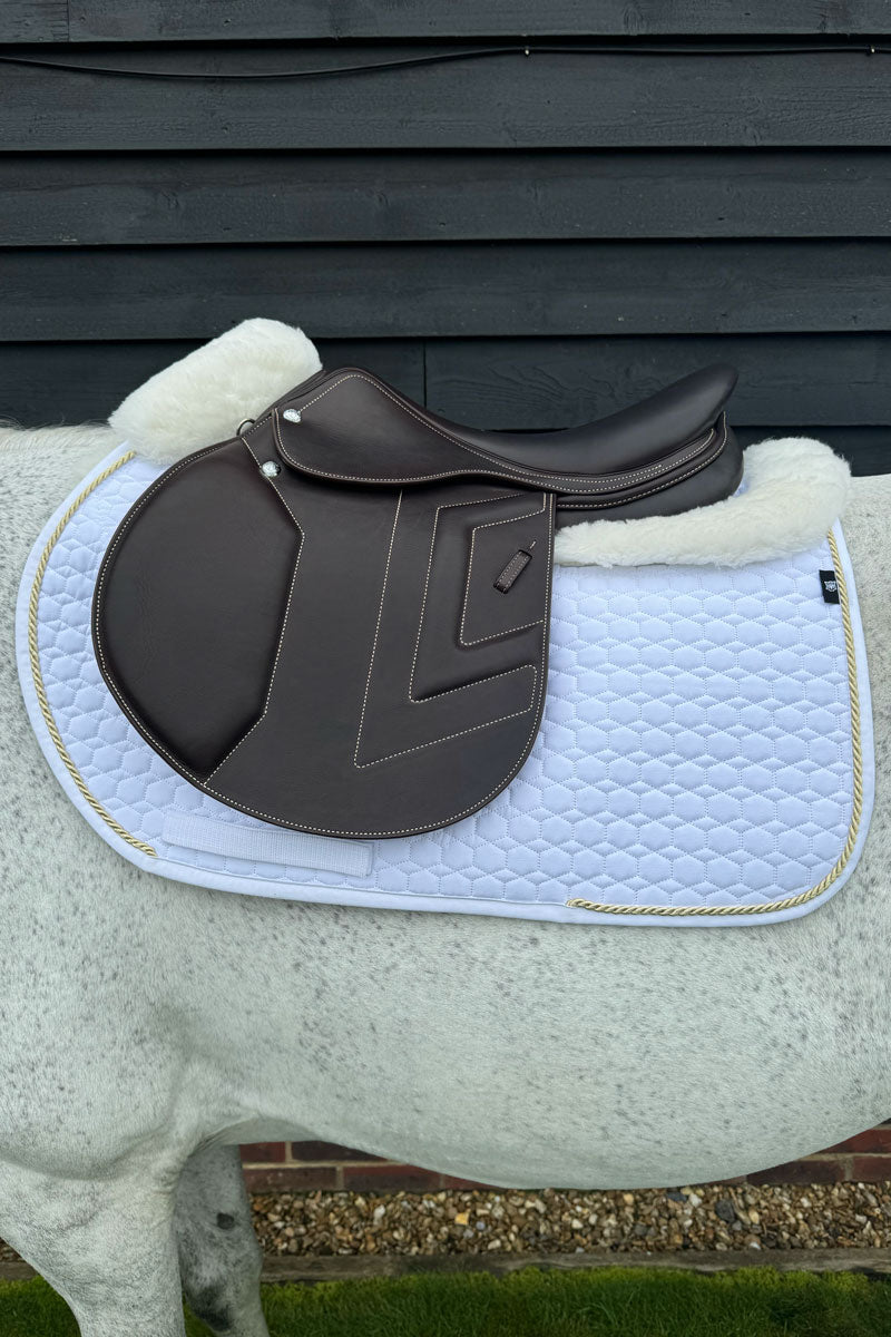 Mattes Jump Lambskin Saddle Pad with Champagne Piping White/White