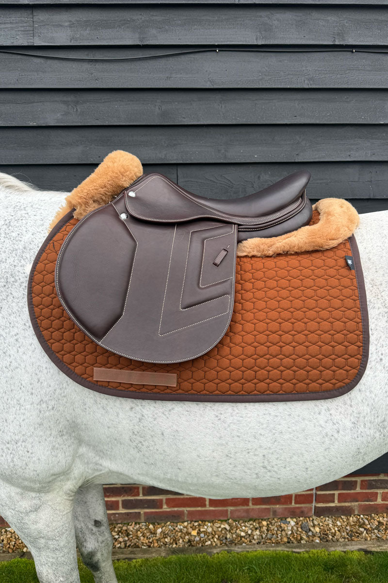 Mattes Jump Lambskin Saddle Pad Nougat/Honey