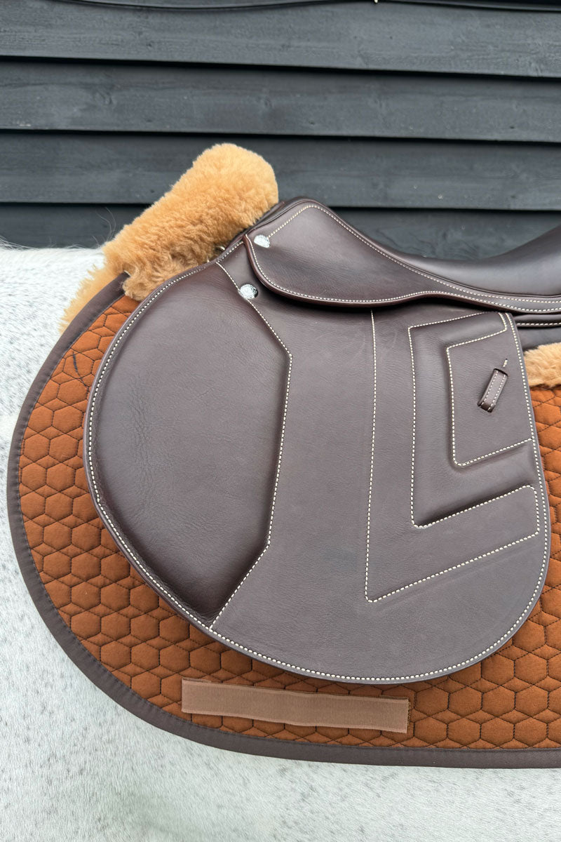 Mattes Jump Lambskin Saddle Pad Nougat/Honey