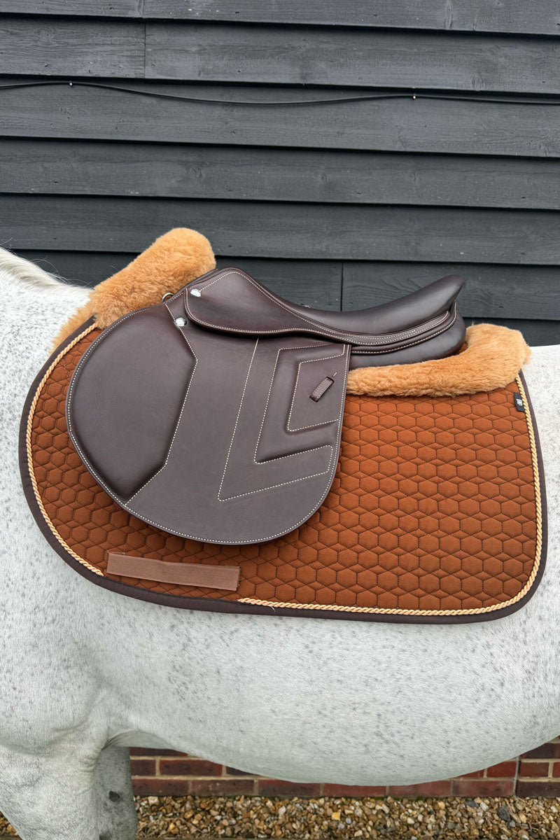 Mattes Jump Lambskin Saddle Pad with Piping Nougat/Honey