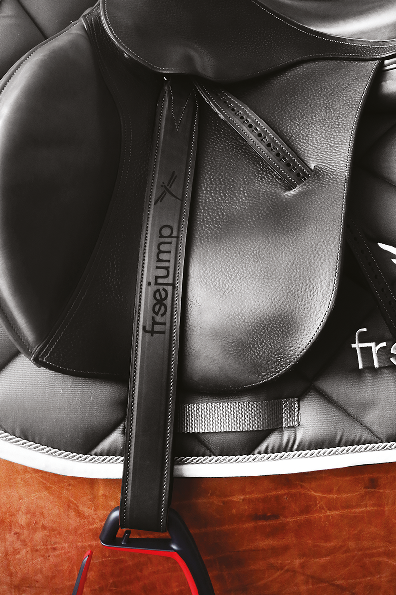 Freejump Classic Wide Stirrup Leathers Black